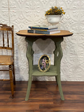 Load image into Gallery viewer, Antique Side Table