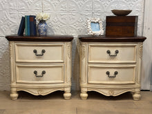 Load image into Gallery viewer, Pair of Vintage White Thomasville Nightstands