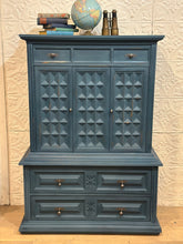 Load image into Gallery viewer, American of Martinsville Chest of Drawers