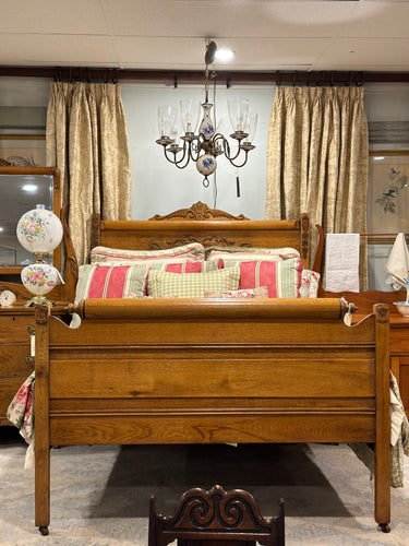 Beautiful Antique Oak Full Bed