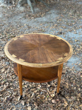 Load image into Gallery viewer, Vintage Lane MCM Acclaim Table