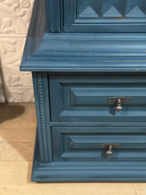Load image into Gallery viewer, American of Martinsville Chest of Drawers