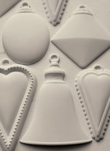 Load image into Gallery viewer, IOD Bibelots 2 6x10 Mould