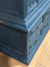 Load image into Gallery viewer, American of Martinsville Chest of Drawers