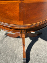 Load image into Gallery viewer, Stanley Furniture Round Occasional Table