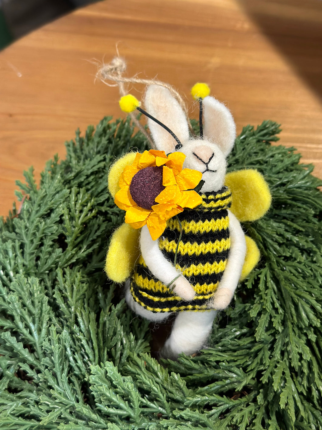 Wool felt Bee Mouse