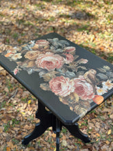 Load image into Gallery viewer, Eastlake Occasional Parlor Table