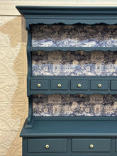 Load image into Gallery viewer, Ethan Allen 2 Piece Hutch