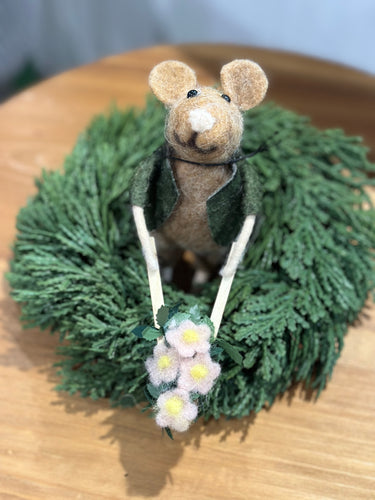 Wool felt gardening plow mouse