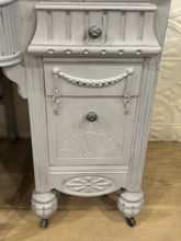 Load image into Gallery viewer, Antique Vanity Dressing Table