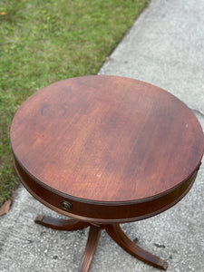 Vintage Duncan Phyfe Round Table