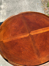 Load image into Gallery viewer, Stanley Furniture Round Occasional Table