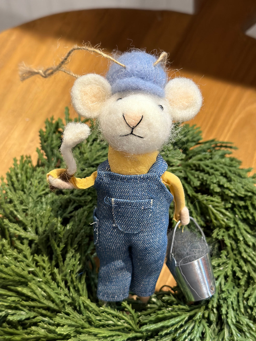 Wool felt painter mouse