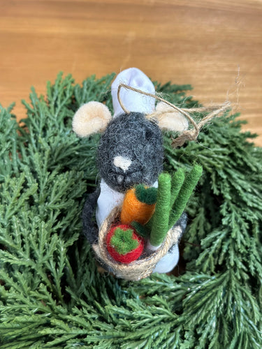 Wool felt Chef mouse veggies