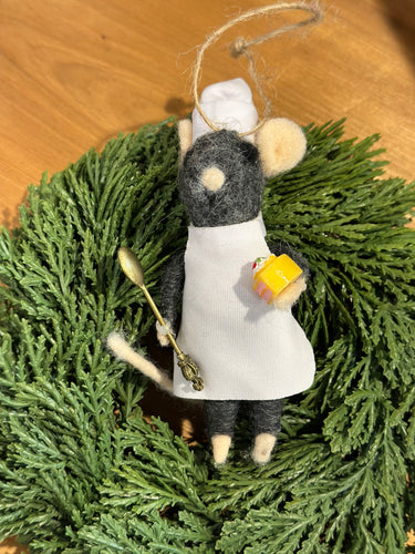 Wool felt baker Mouse with Pie