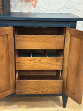 Load image into Gallery viewer, Beautiful Narrow Buffet Console