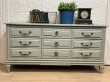 Load image into Gallery viewer, Vintage Drexel 9 Drawer Dresser