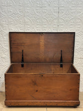 Load image into Gallery viewer, Primitive Pine Blanket Chest