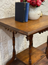 Load image into Gallery viewer, Antique Eastlake Oak Table