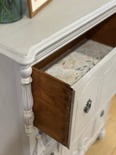 Load image into Gallery viewer, Stunning Antique Chest of Drawers