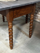 Load image into Gallery viewer, Beautiful Gate Leg Drop Leaf Table