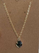 Load image into Gallery viewer, Lavender Floral Necklace
