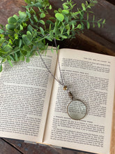 Load image into Gallery viewer, Magnifying Glass Necklace